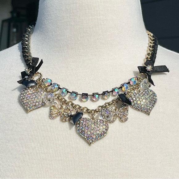 Betsey Johnson VINTAGE Y2K Gold Pavé Heart Necklace NEW - Picture 6 of 10